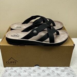 CLIFFS BY WHITE MOUNTAIN Banksy Women's Sandals/Flip Flops Size 8.5 Black NIB